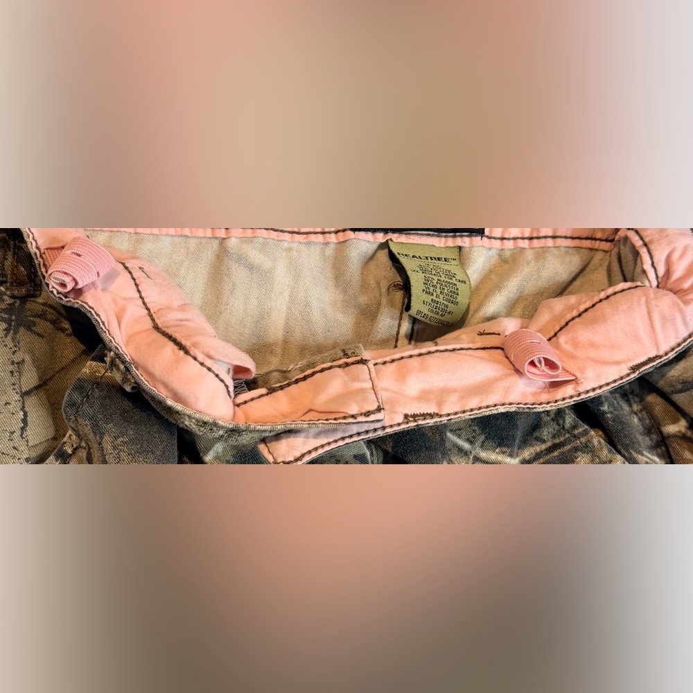 Realtree Camo Cargo Pants with Pink Waistband Detail - Size 6-8 SM - Picture 9 of 14
